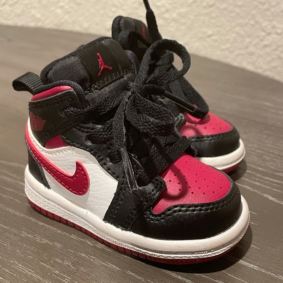 Jordan mid bred toe toddler shoes